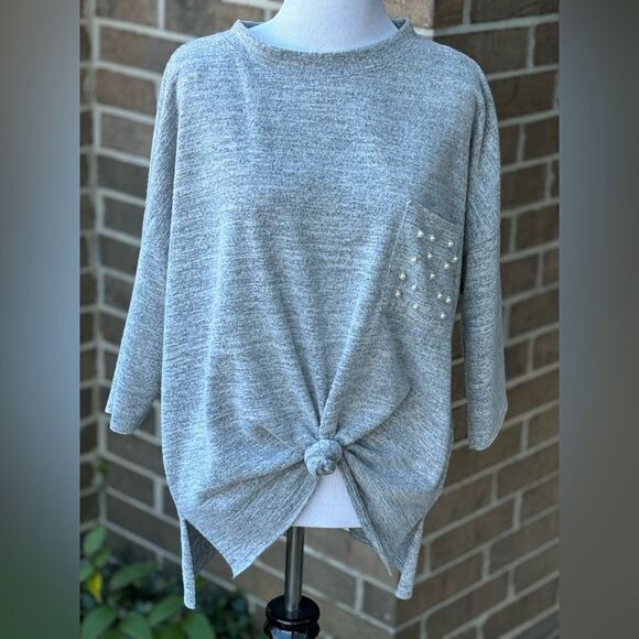 Xhilaration Gray 3/4 Sleeve Top with Pearl Detail size S - Picture 3 of 7